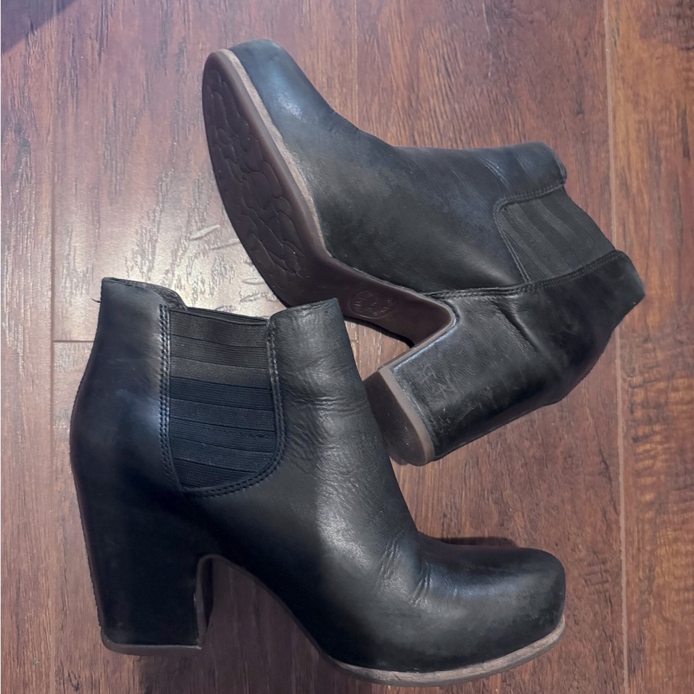Sorel boots.  Kork-ease
